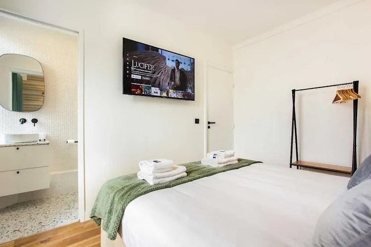 Magnificent Apartment - 2Br 6P - Tour Eiffel Paris France