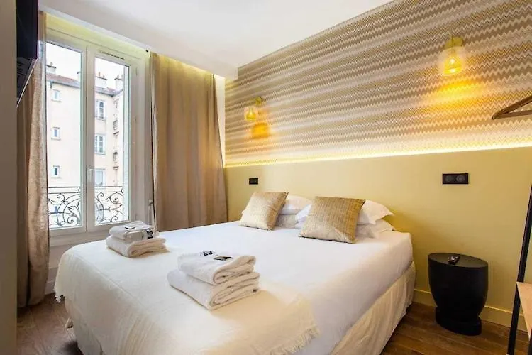 Magnificent Apartment - 2Br 6P - Tour Eiffel Paris France