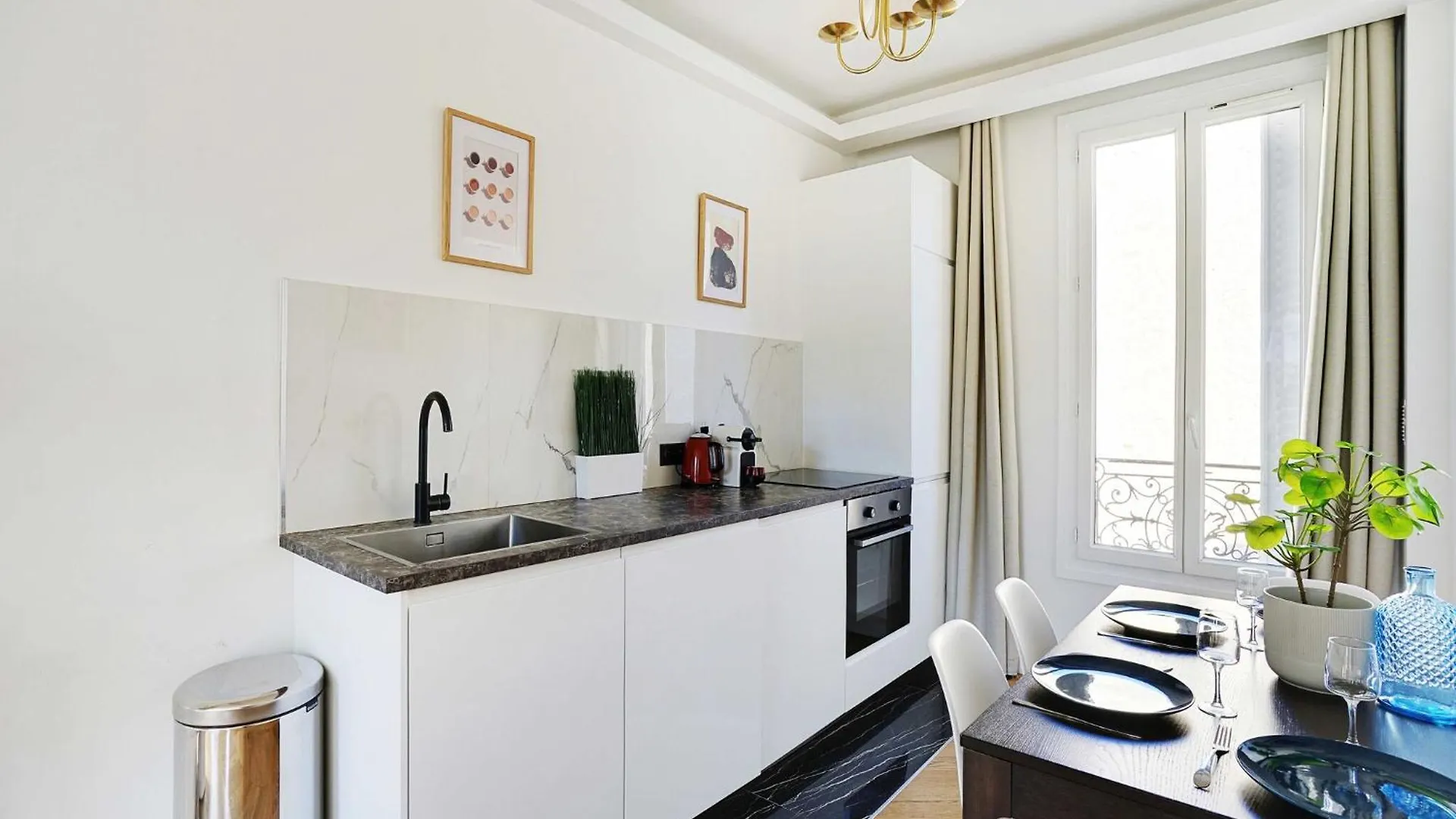 Magnificent Apartment - 2Br 6P - Tour Eiffel Paris 0*,  France